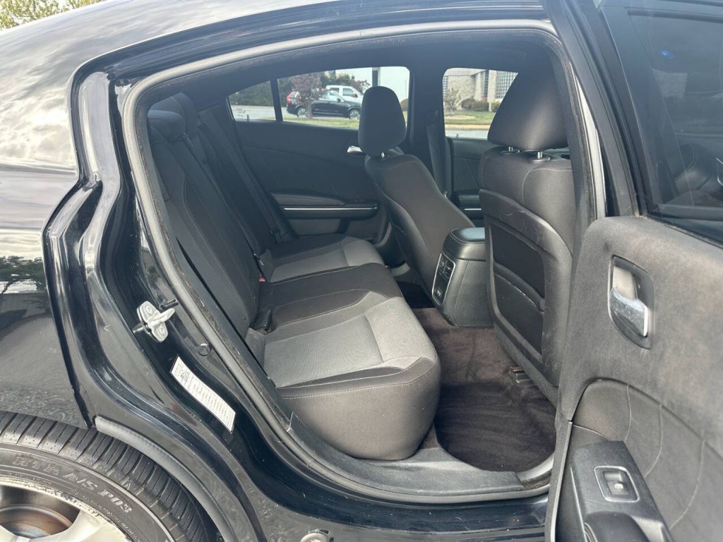 2017 Dodge Charger Image 11