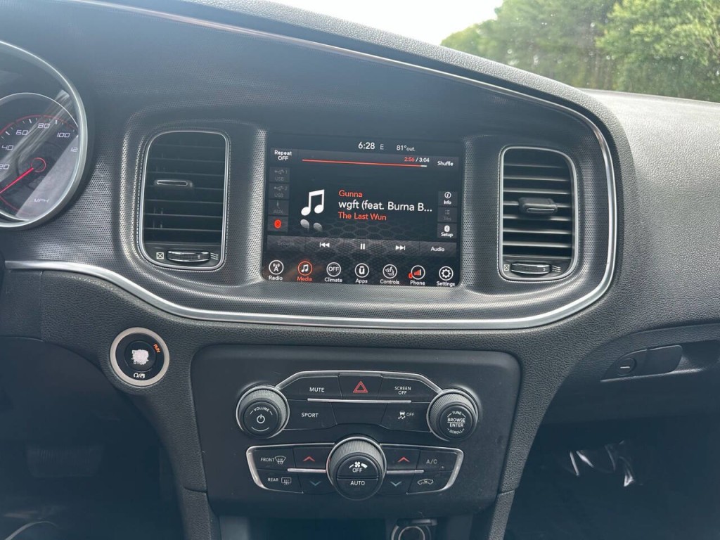 2017 Dodge Charger Image 14