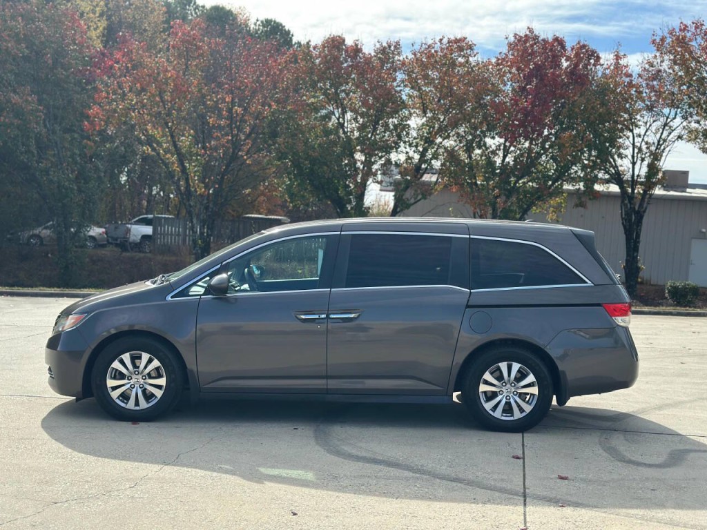 2015 Honda Odyssey Image 2