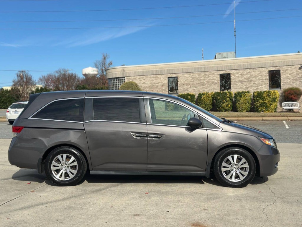 2015 Honda Odyssey Image 6