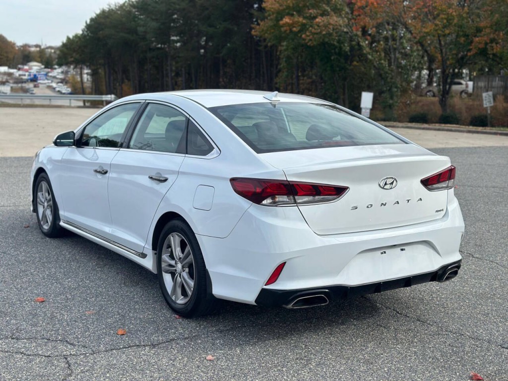 2018 Hyundai Sonata Image 3