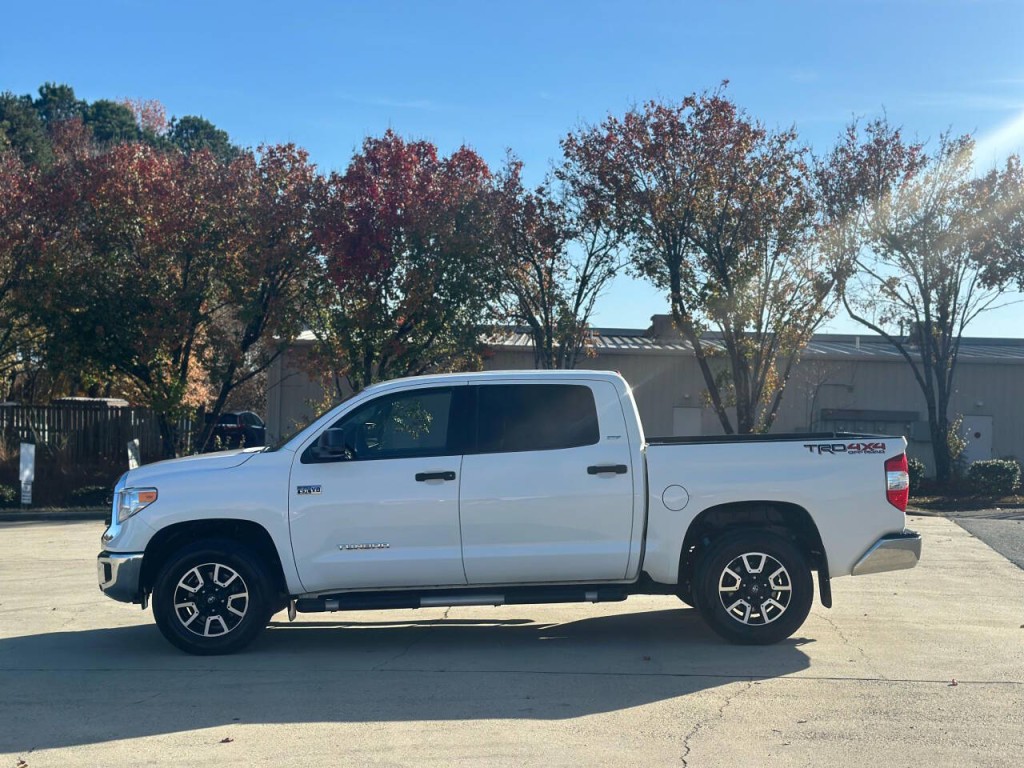 2016 Toyota Tundra Image 2