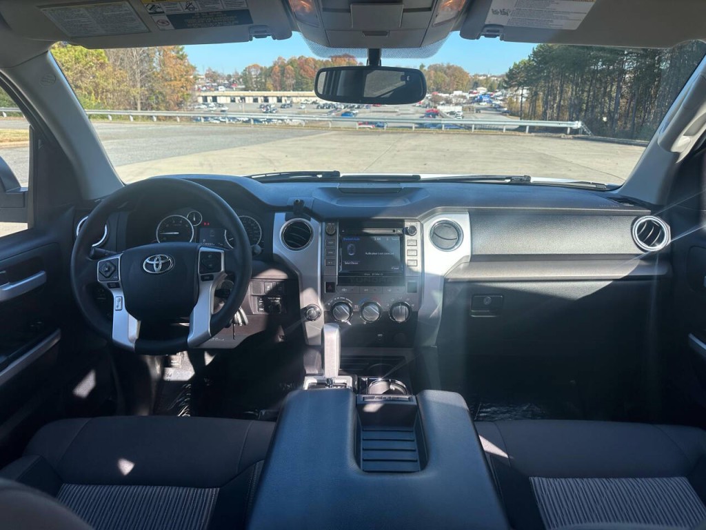 2016 Toyota Tundra Image 11