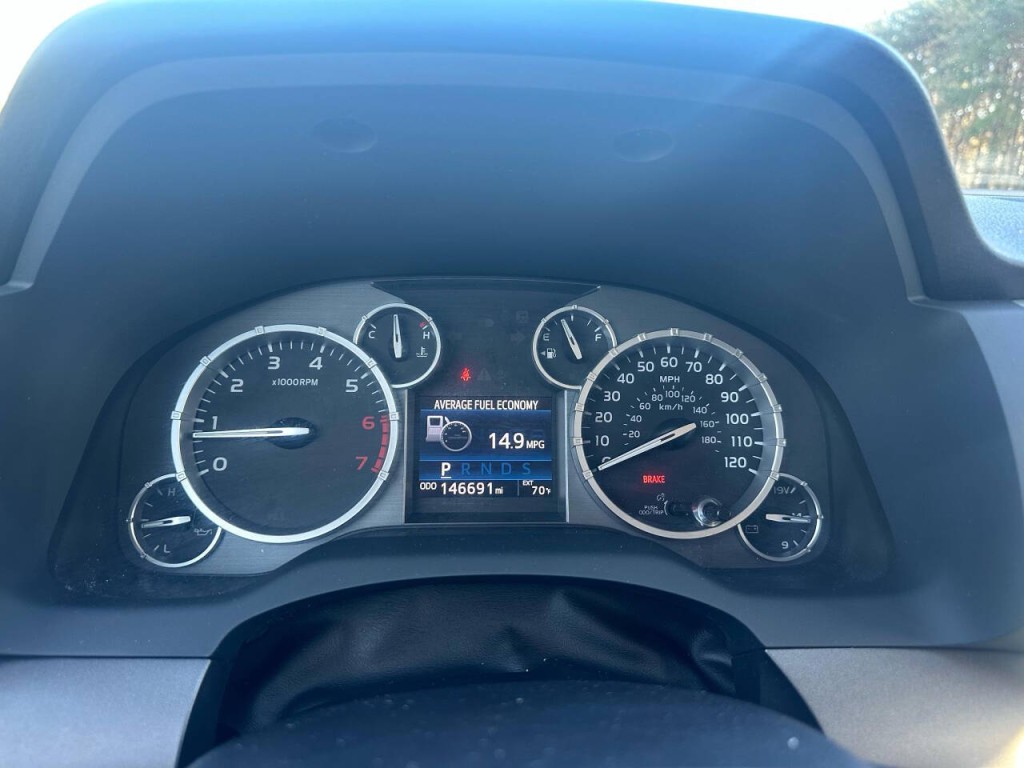 2016 Toyota Tundra Image 16