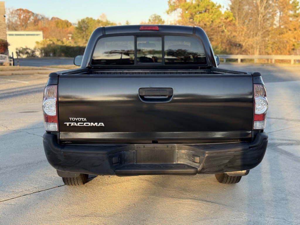 2010 Toyota Tacoma Image 4