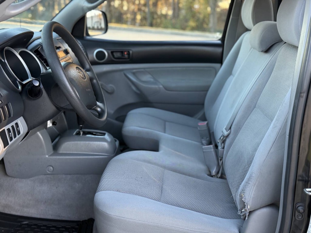 2010 Toyota Tacoma Image 8