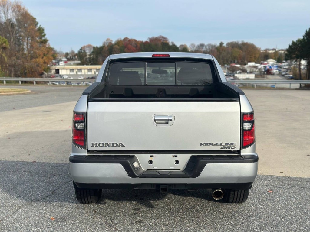 2013 Honda Ridgeline Image 4