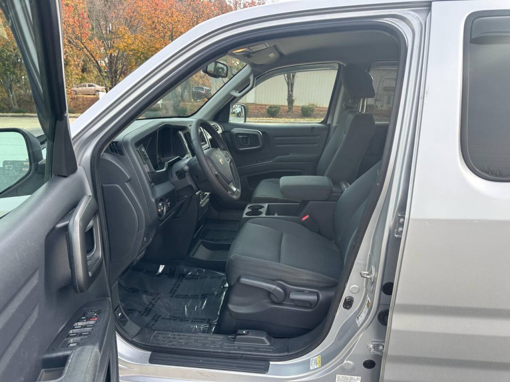 2013 Honda Ridgeline Image 8