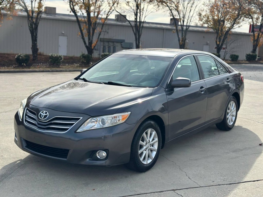 2011 Toyota Camry Image 1
