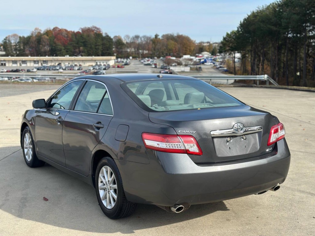 2011 Toyota Camry Image 3