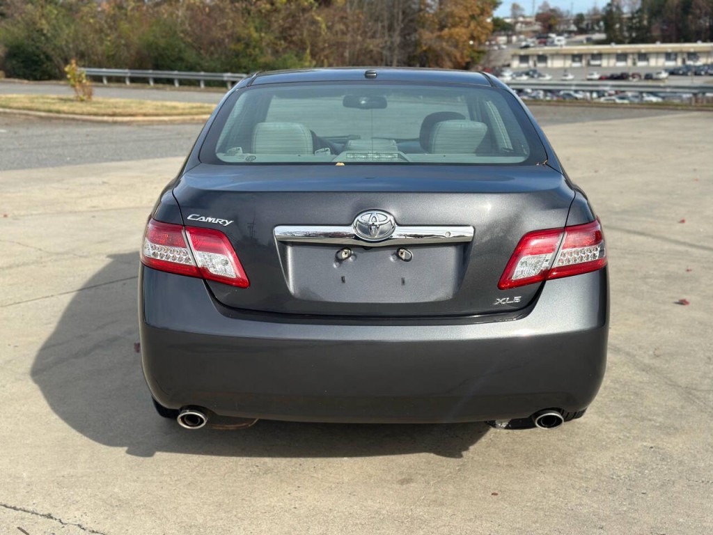 2011 Toyota Camry Image 4