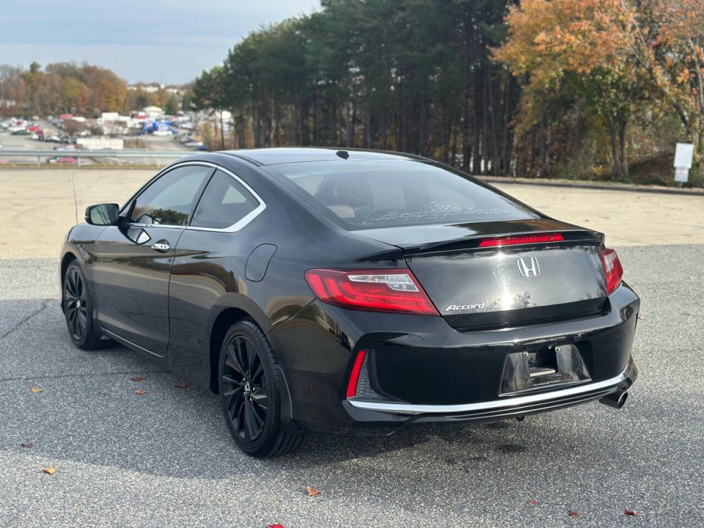 2017 Honda Accord Image 3
