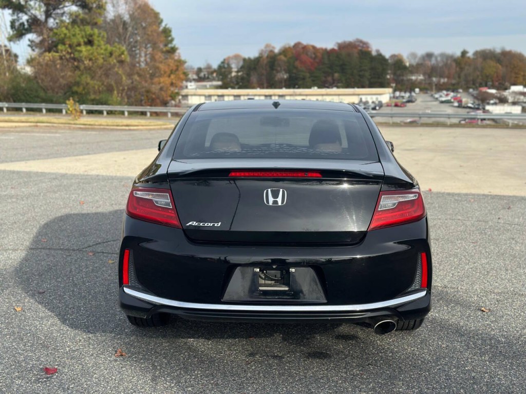 2017 Honda Accord Image 4
