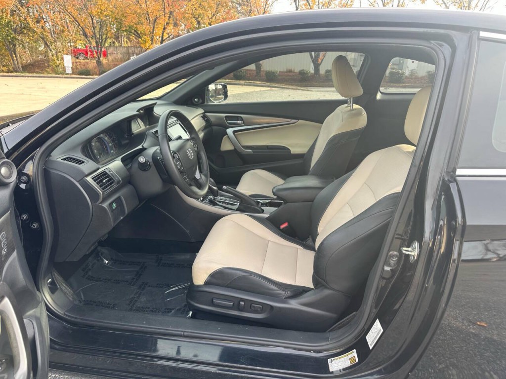 2017 Honda Accord Image 8