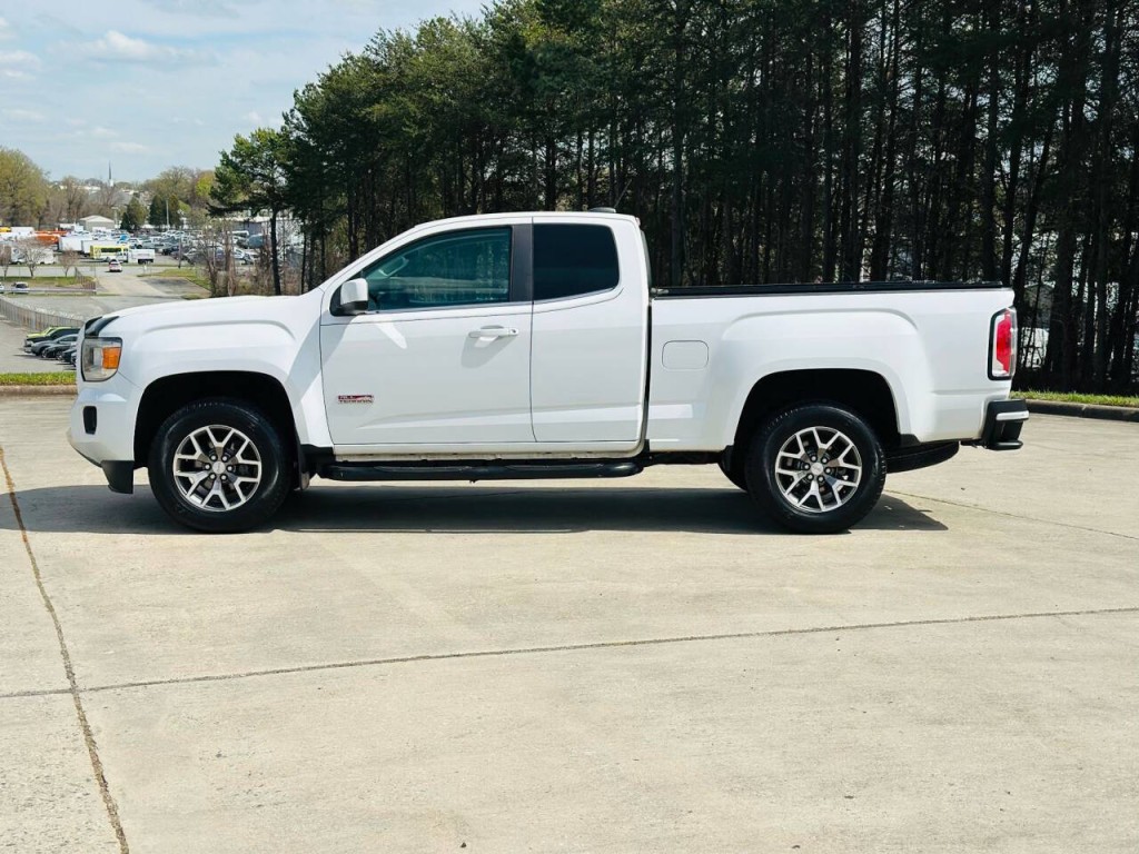 2017 GMC Canyon Image 2