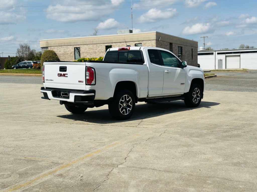 2017 GMC Canyon Image 4