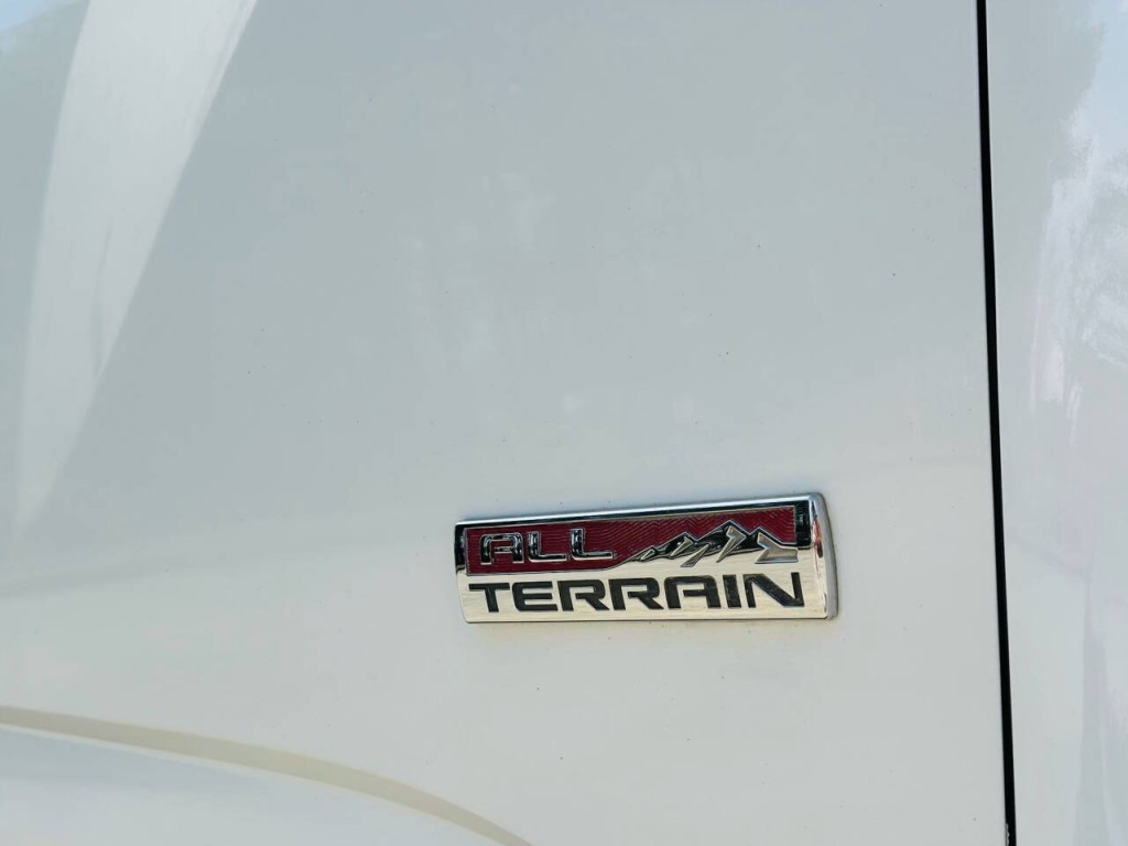 2017 GMC Canyon Image 12