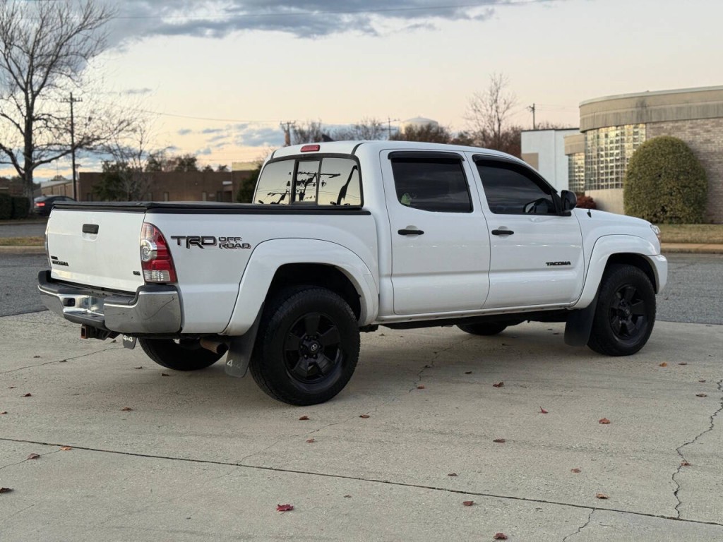 2015 Toyota Tacoma Image 5