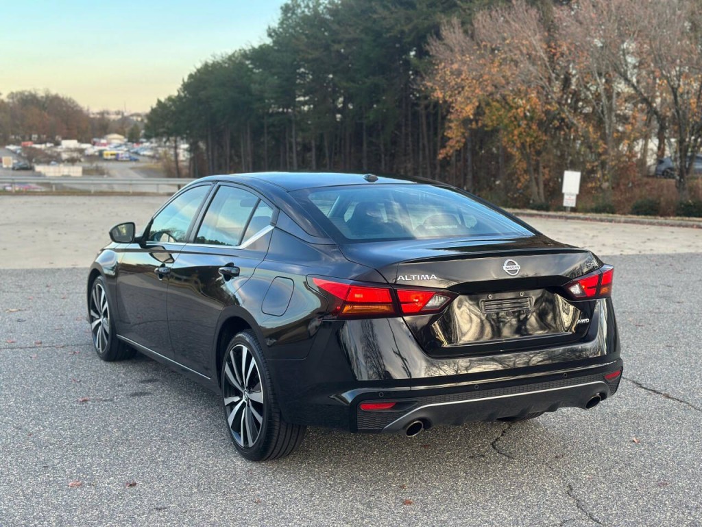 2021 Nissan Altima Image 3