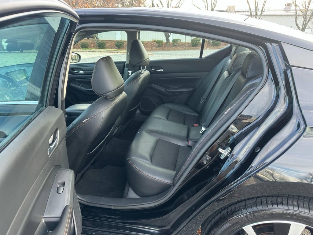 2021 Nissan Altima Image 9