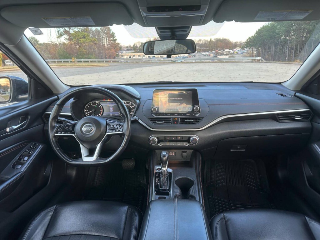2021 Nissan Altima Image 11