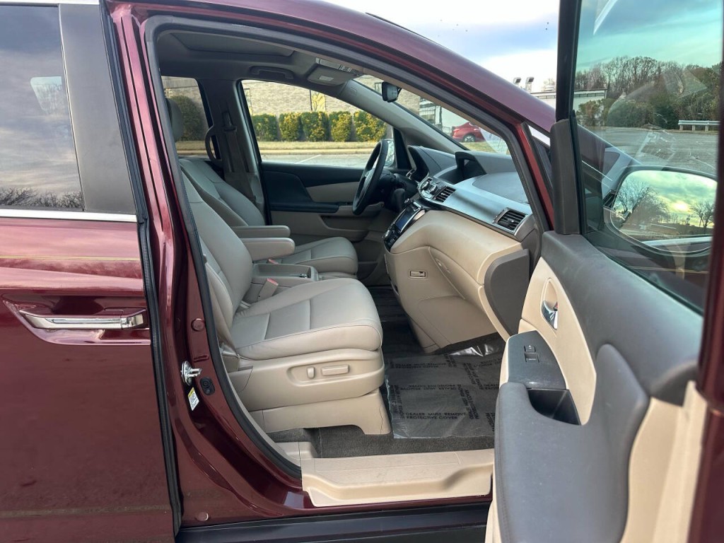 2016 Honda Odyssey Image 11