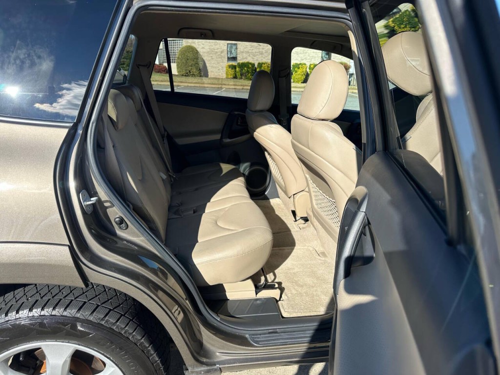 2011 Toyota Rav4 Image 10
