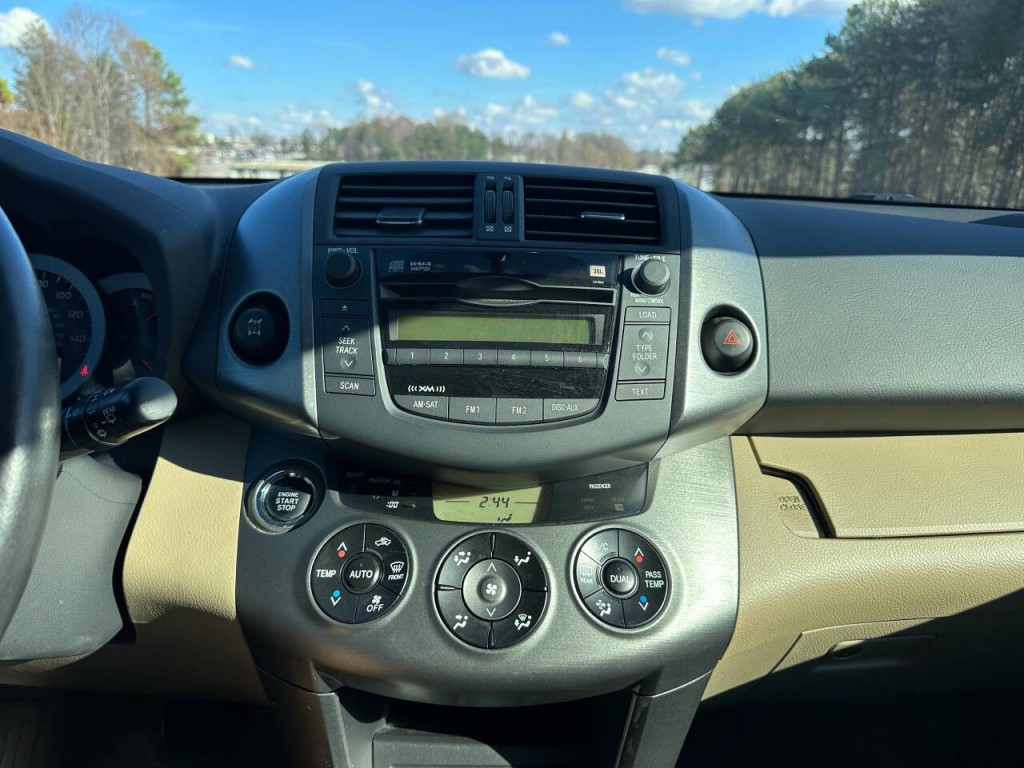 2011 Toyota Rav4 Image 16