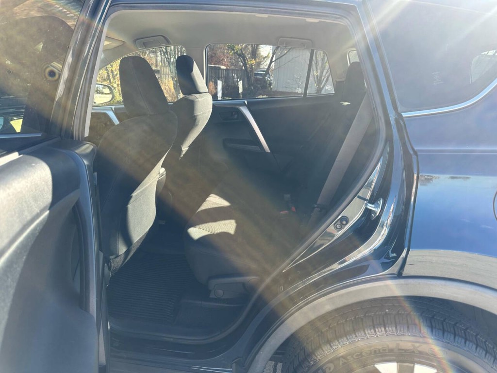 2018 Toyota Rav4 Image 9