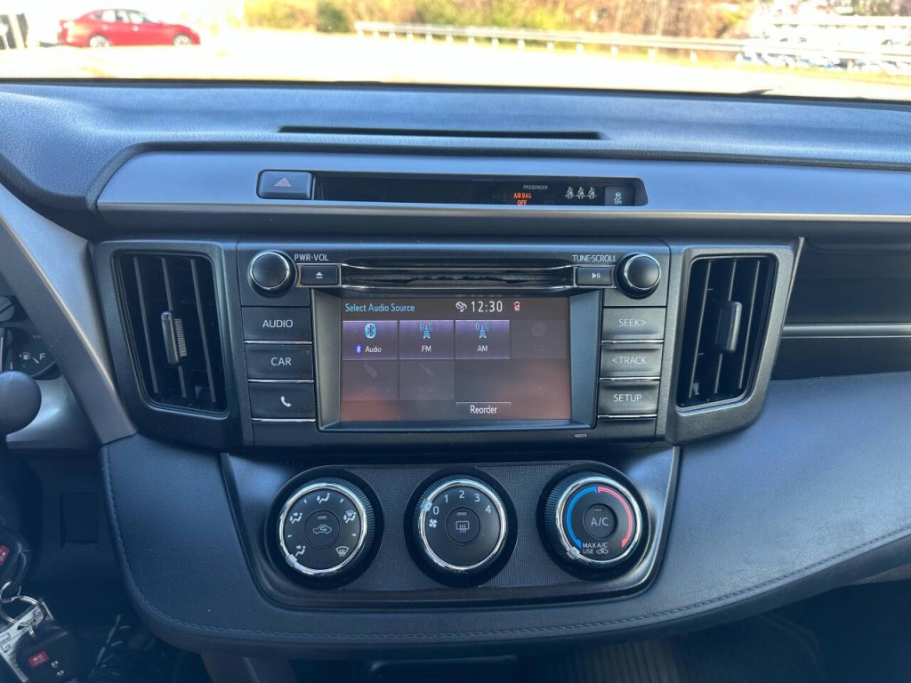 2018 Toyota Rav4 Image 17