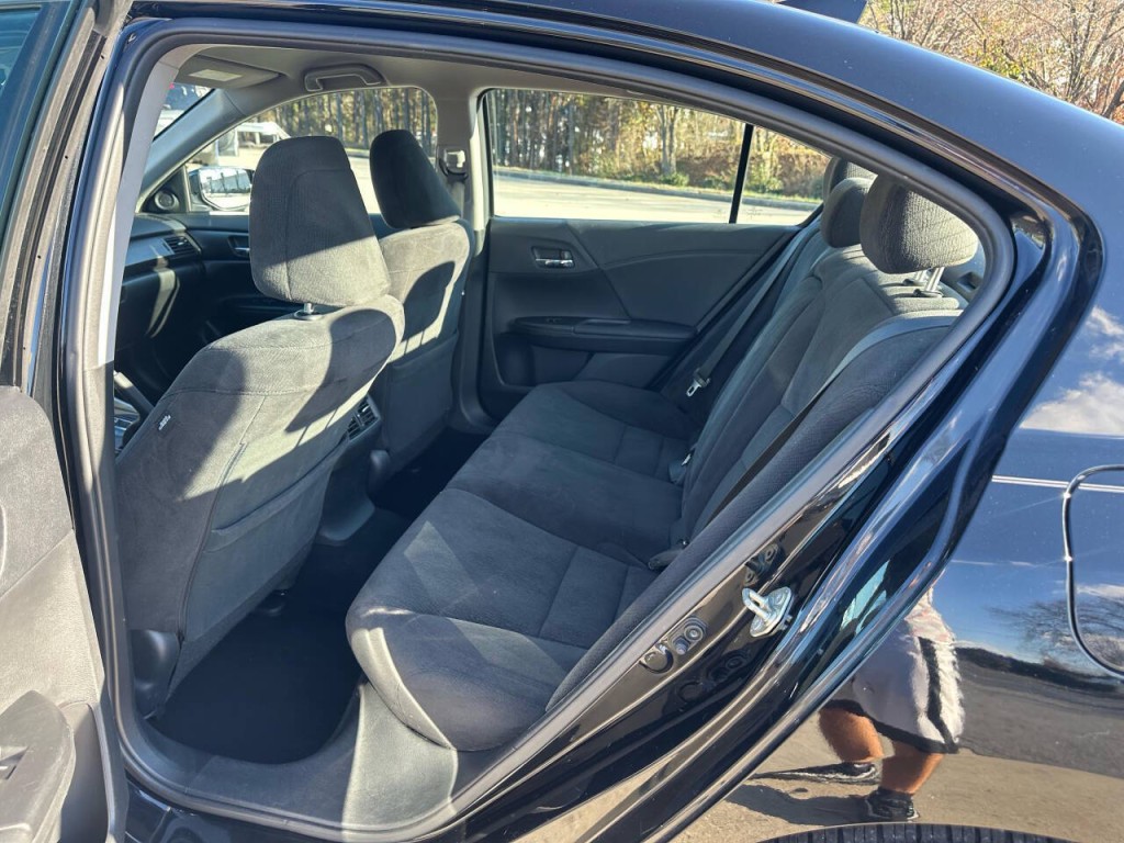 2015 Honda Accord Image 9