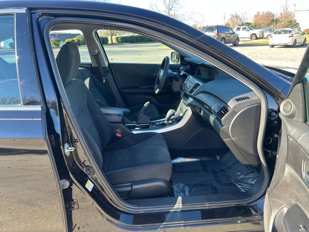 2015 Honda Accord Image 12