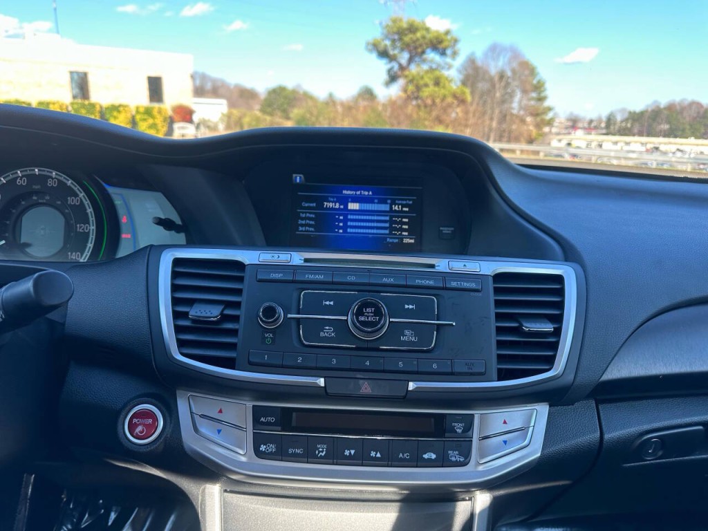 2015 Honda Accord Image 15