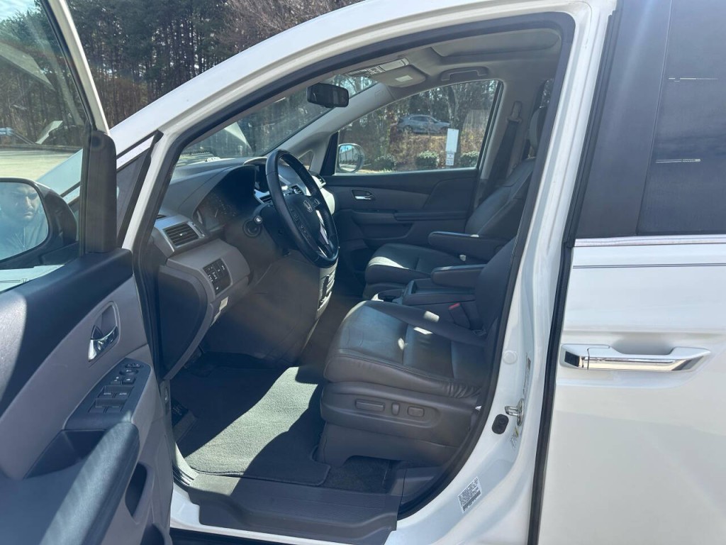 2016 Honda Odyssey Image 8