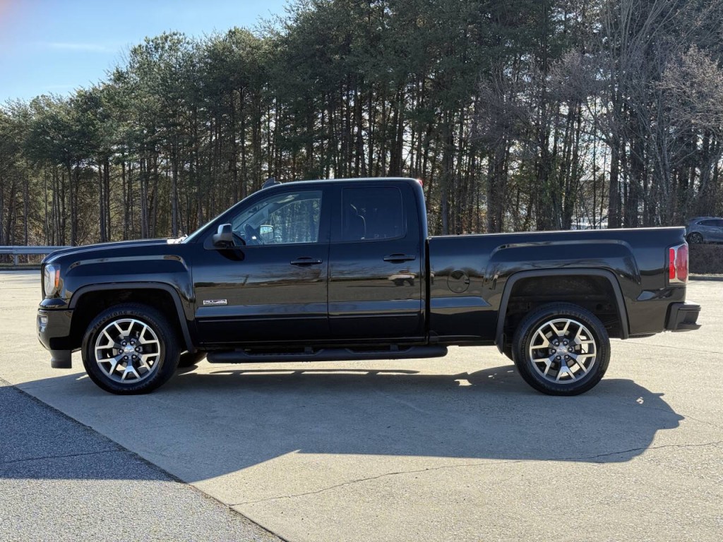 2018 GMC Sierra 1500 Image 2