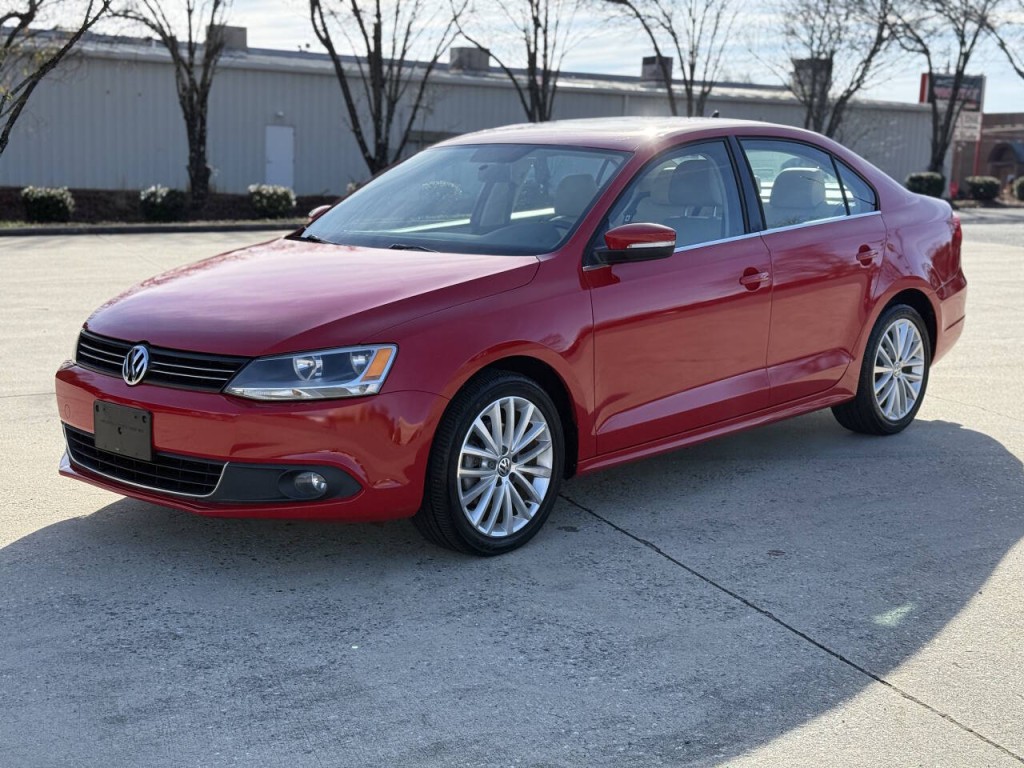 2012 Volkswagen Jetta Image 1