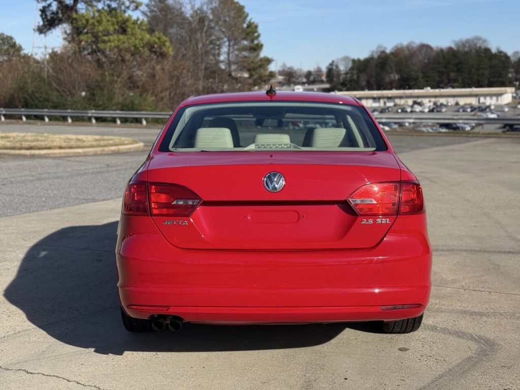 2012 Volkswagen Jetta Image 4