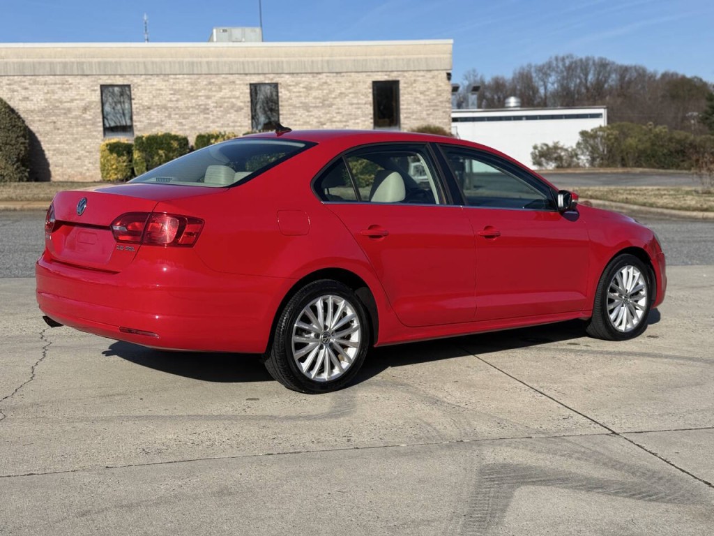 2012 Volkswagen Jetta Image 5