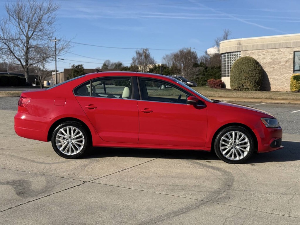2012 Volkswagen Jetta Image 7