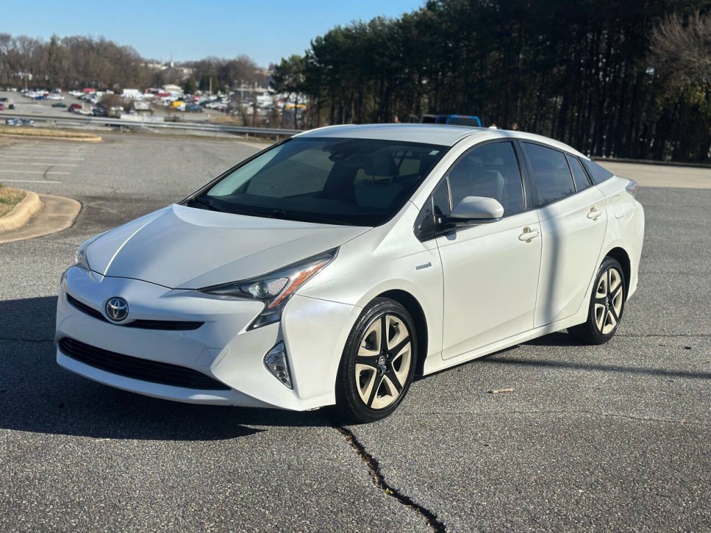 2016 Toyota Prius Image 1