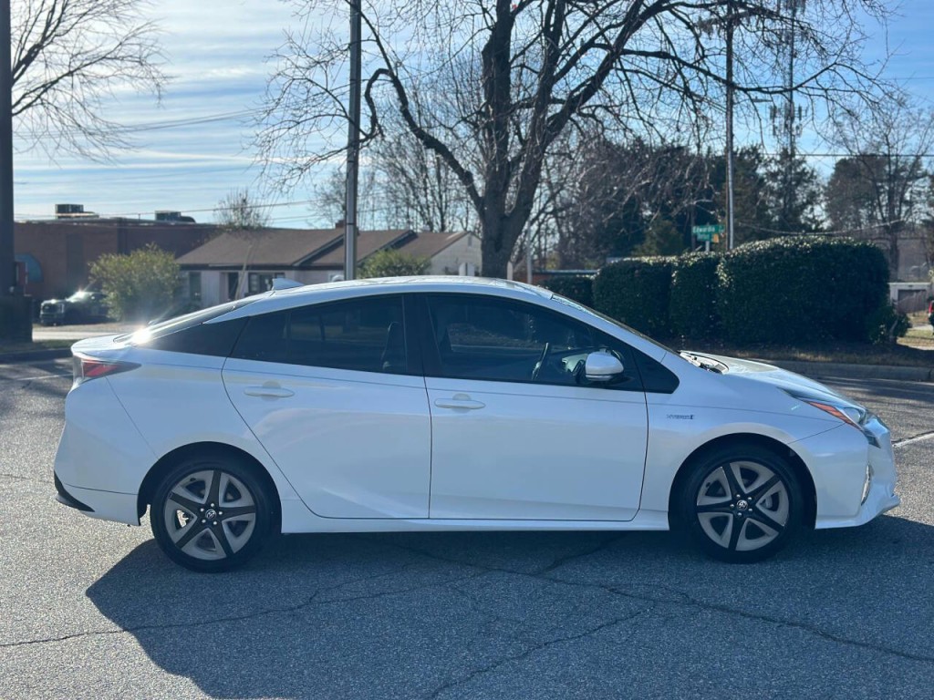 2016 Toyota Prius Image 6