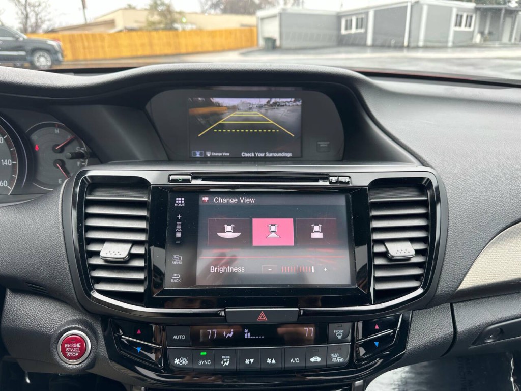 2016 Honda Accord Image 12