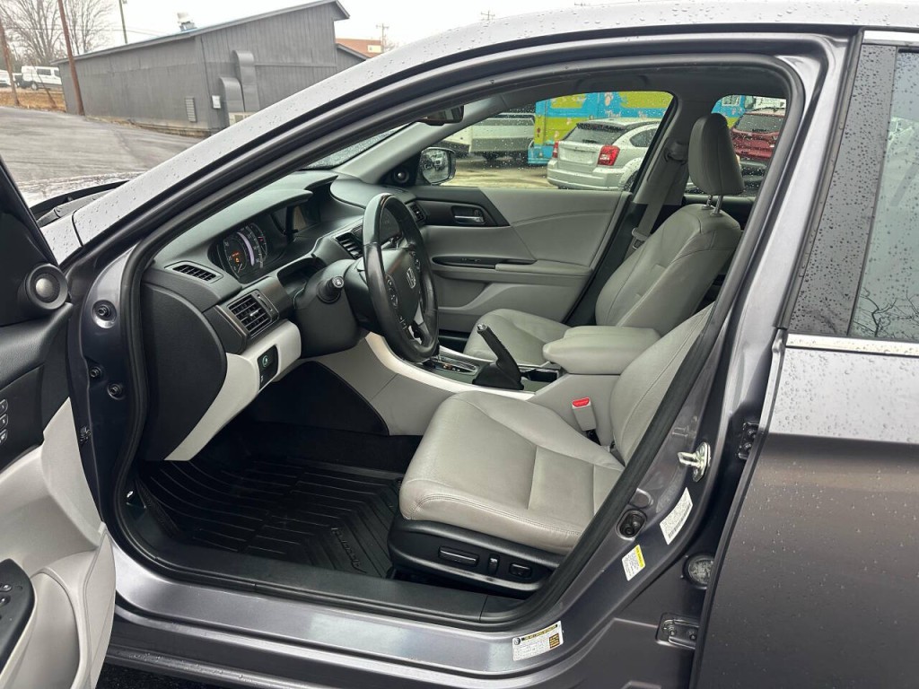 2015 Honda Accord Image 8