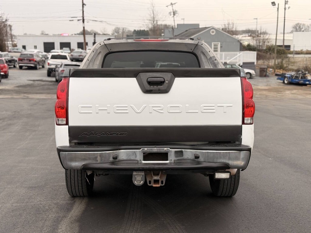 2006 Chevrolet Avalanche Image 4