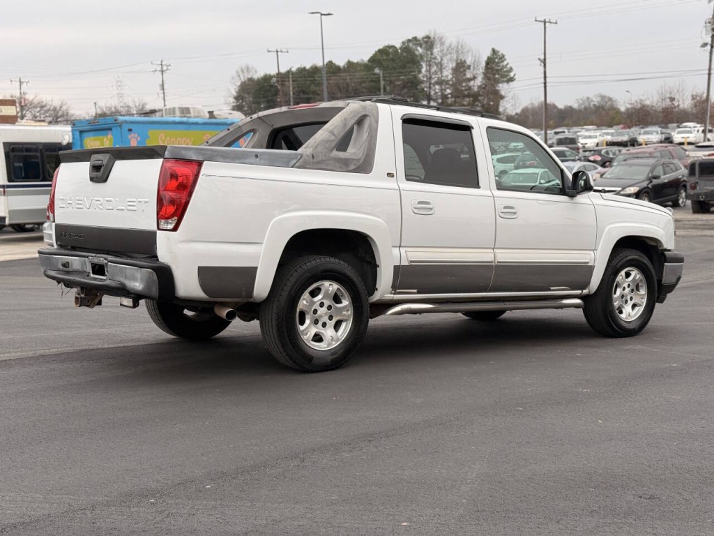 2006 Chevrolet Avalanche Image 5