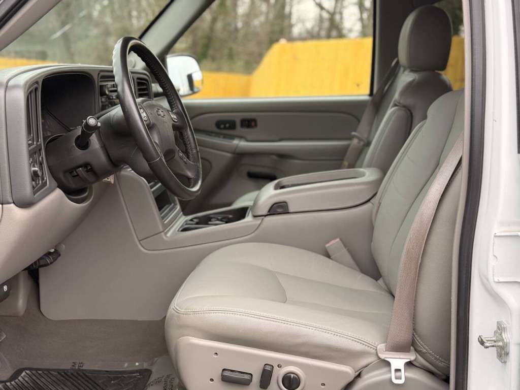 2006 Chevrolet Avalanche Image 8