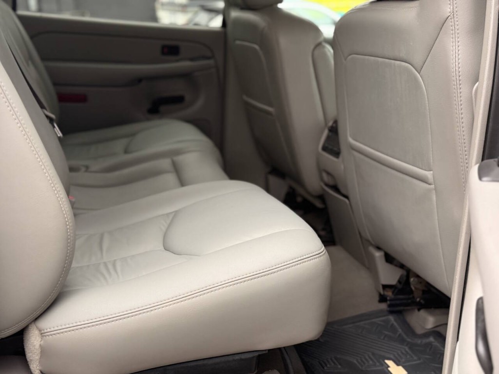 2006 Chevrolet Avalanche Image 10