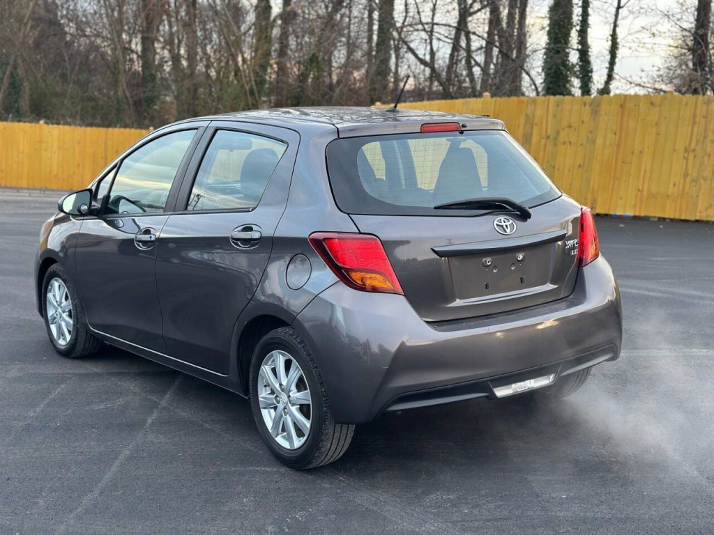 2015 Toyota Yaris Image 3