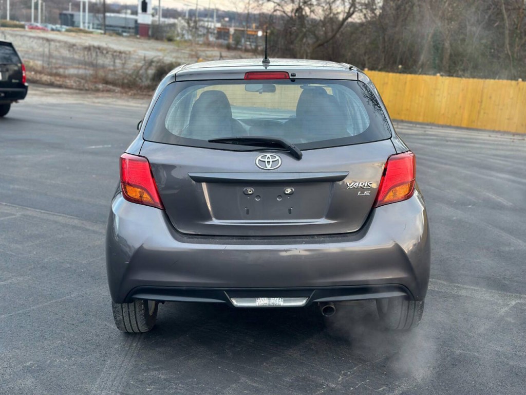 2015 Toyota Yaris Image 4