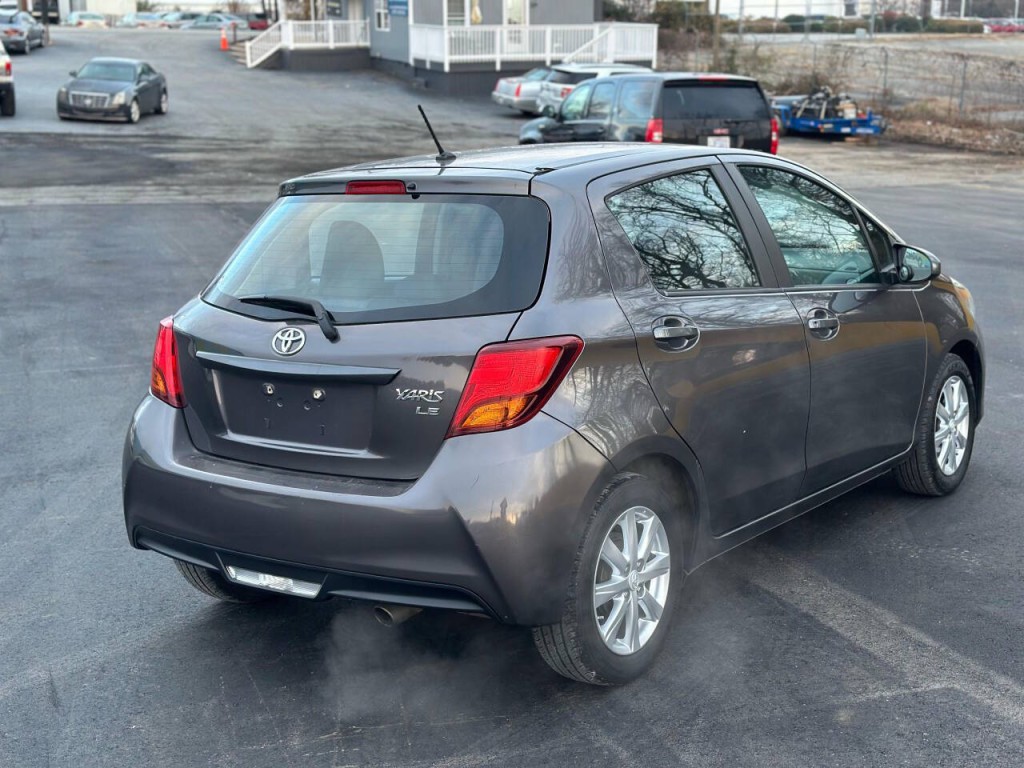 2015 Toyota Yaris Image 5